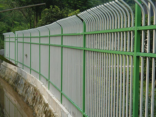 鋅鋼護欄(現貨) 鋅鋼護欄(現貨)